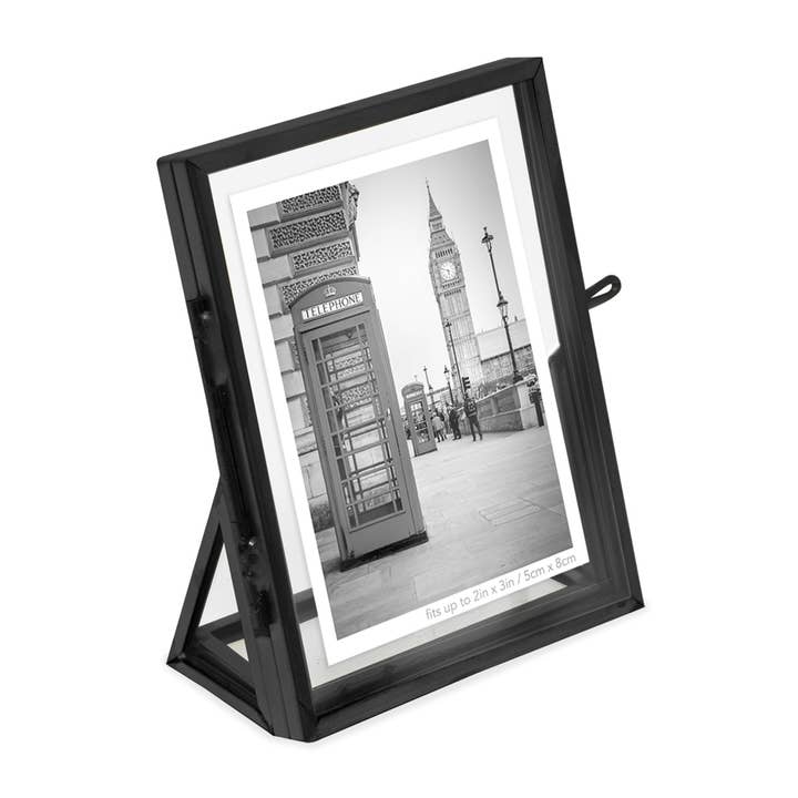 Cornice portafoto in metallo Isaac Jacobs con chiusura a medaglione e base per la vendita all'ingrosso da parte di Isaac Jacobs International