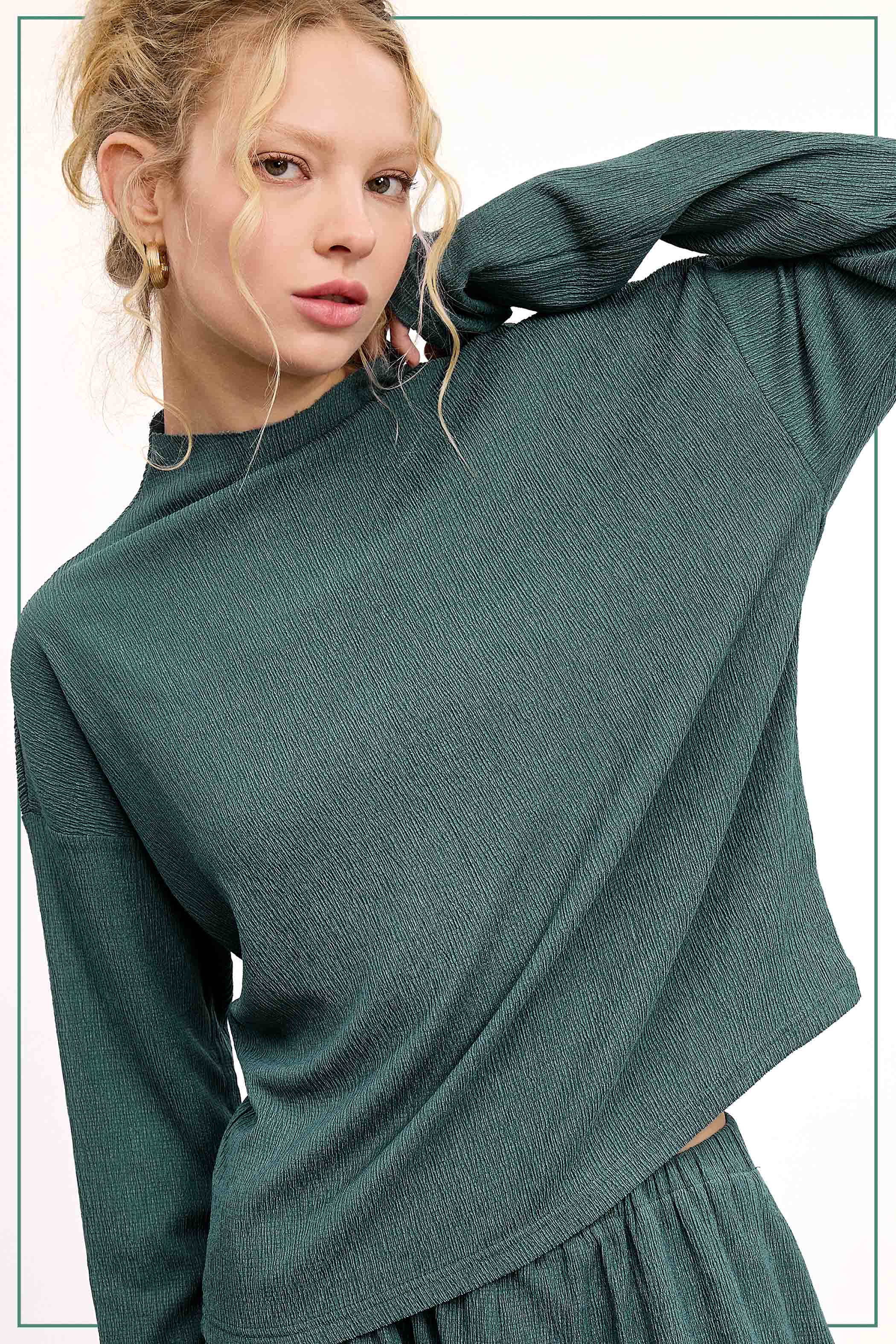 La Miel – Großhandel Loungewear-Set – Damen – La Miel Relax-Set aus dehnbarem, gekrepptem Stoff mit lockerem Sitz10