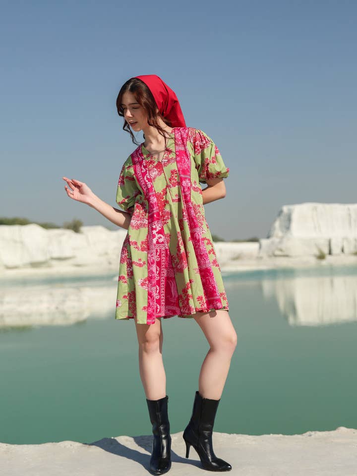 Robe courte patchwork rose et vert d'été chaude pour la vente par Parth handicrafts