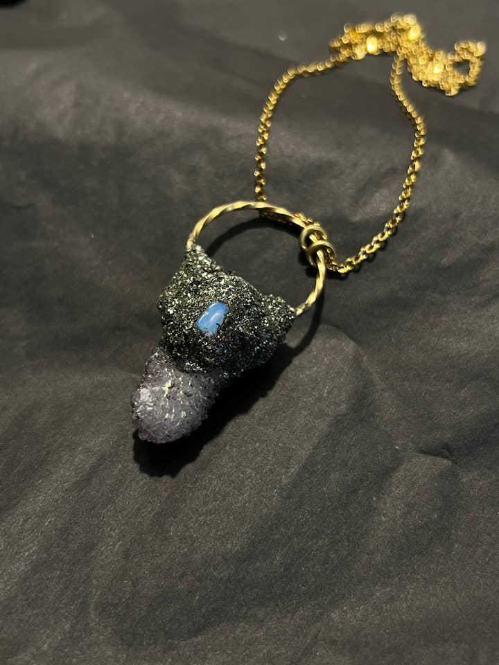 Opalit-Spirit-Quarz-Halskette für den Großhandel von Bare Bones Jewelry London