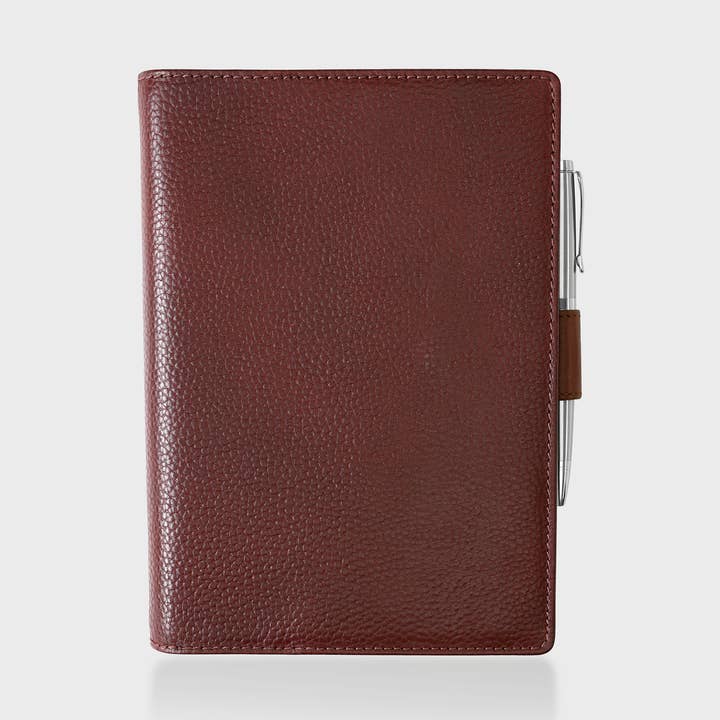 Tagebuch aus Kieselnarbenleder, kirschfarben/hellbraun für den Großhandel von Acorn and Hide