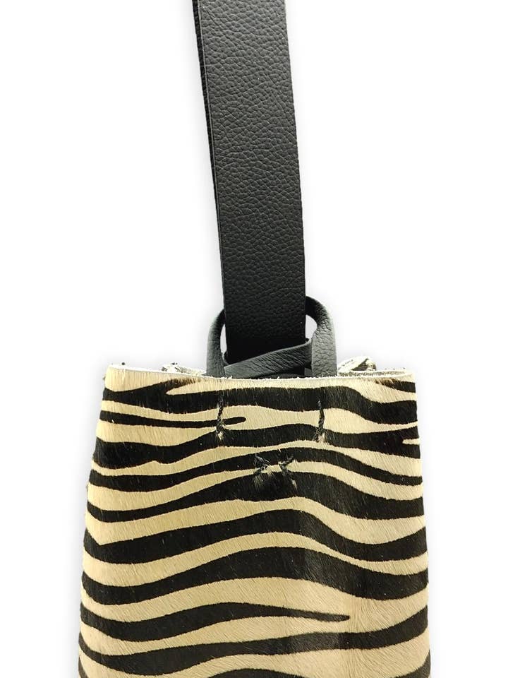 sac Navigli | cuir de vachette à imprimé zèbre pour la vente par VOLTA ATELIER