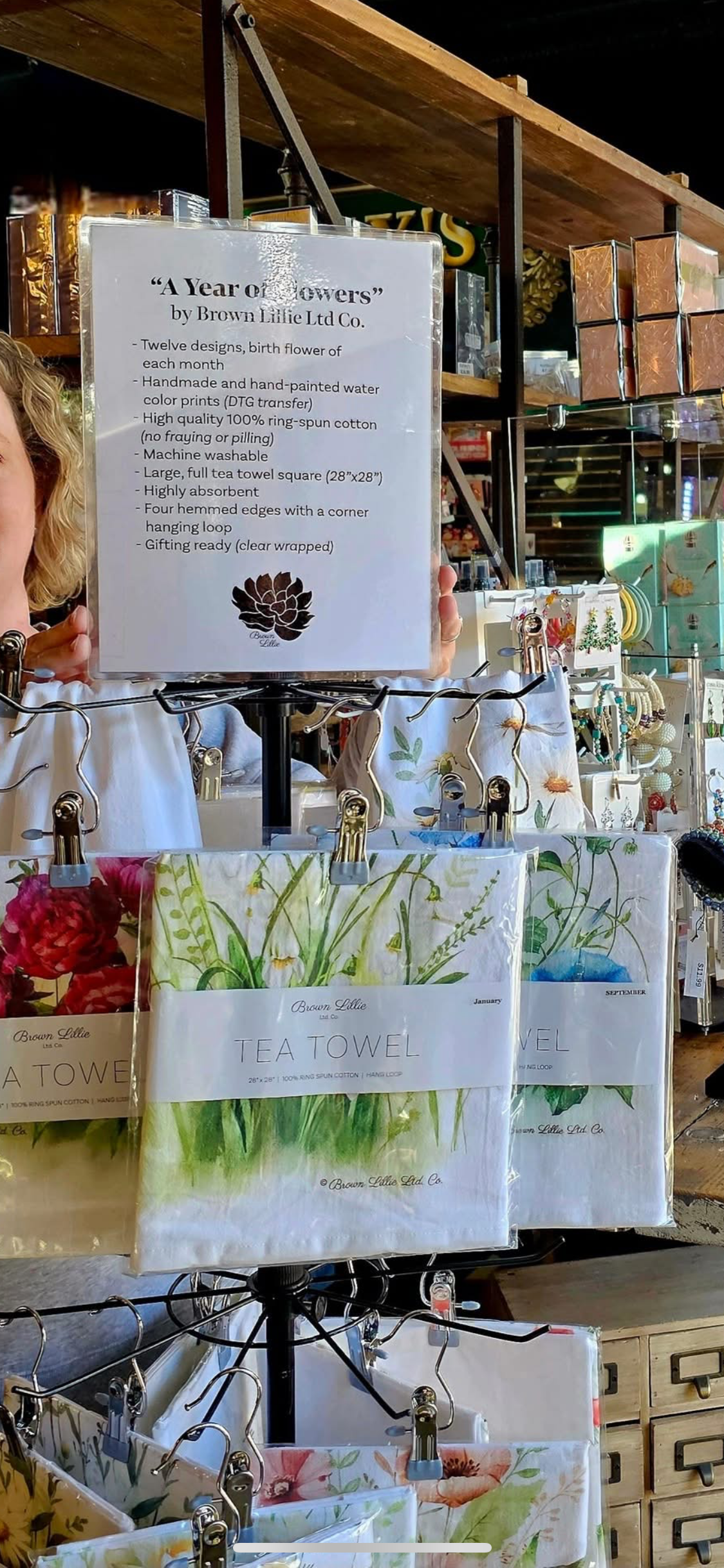 Brown Lillie – Großhandel Geschirrtücher – Geschirrtuch Musterpackung mit 13 Stück, Blumendesign, Geburtsblumen1