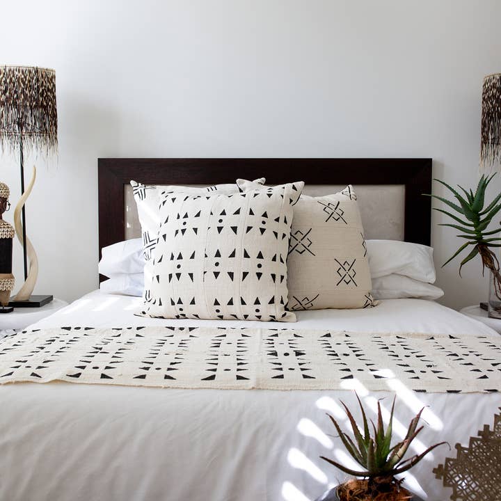 Craft Enterprises - Wholesale Throw/decorative pillow - Large White Mudcloth Cushion10