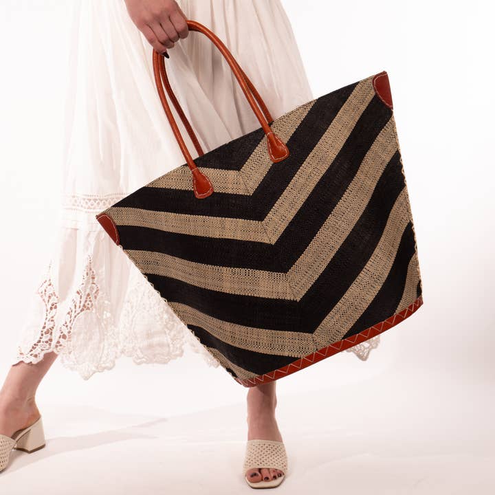 Shebobo - Wholesale Shoulder Bag - Unisex - Santa Cruz Wide Stripe Chevron Large Straw Tote Bag