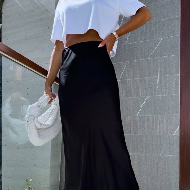 ESTEE BROWN - Vendita all'ingrosso Gonna - Donna - Gonna lunga in raso con elastico in vita - 64670