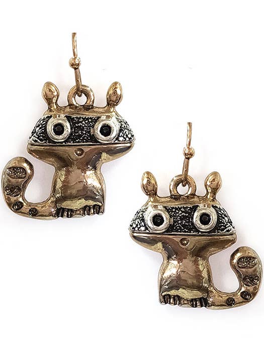 ( T626 ) VINTAGE RACCOON EARRING for wholesale by Jewelry Max