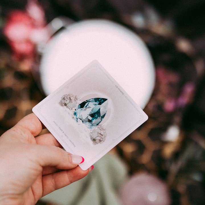 Lisa Fernandes - Wholesale Tarot Cards - Crystal Codes Oracle Deck6