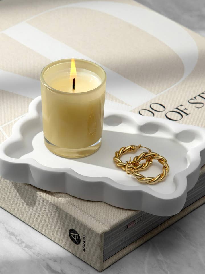 Scallop small tray white for wholesale by The modern wick