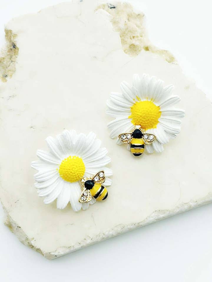 Bee on Flower Stud Earrings for wholesale by Été Rose