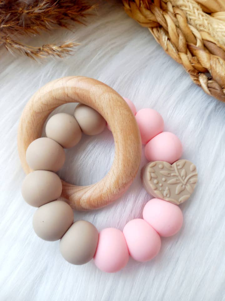 Bijtring Hart klei, babypink for wholesale by Happy by Lies