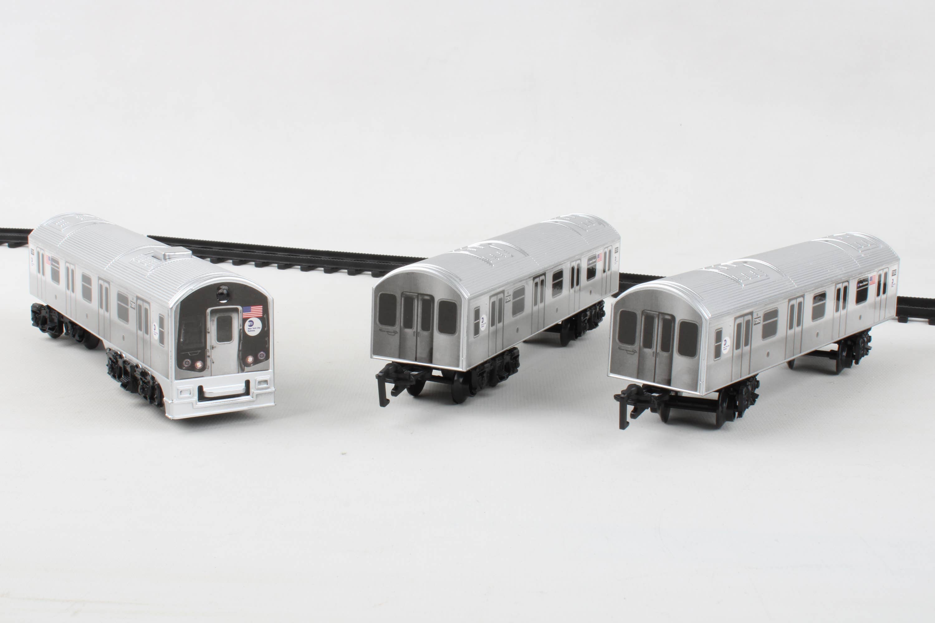 Daron Worldwide Trading - Vendita all'ingrosso Set di giocattoli - Bambini - Set treno motorizzato MTA 3 pezzi con binari by Daron Toys6