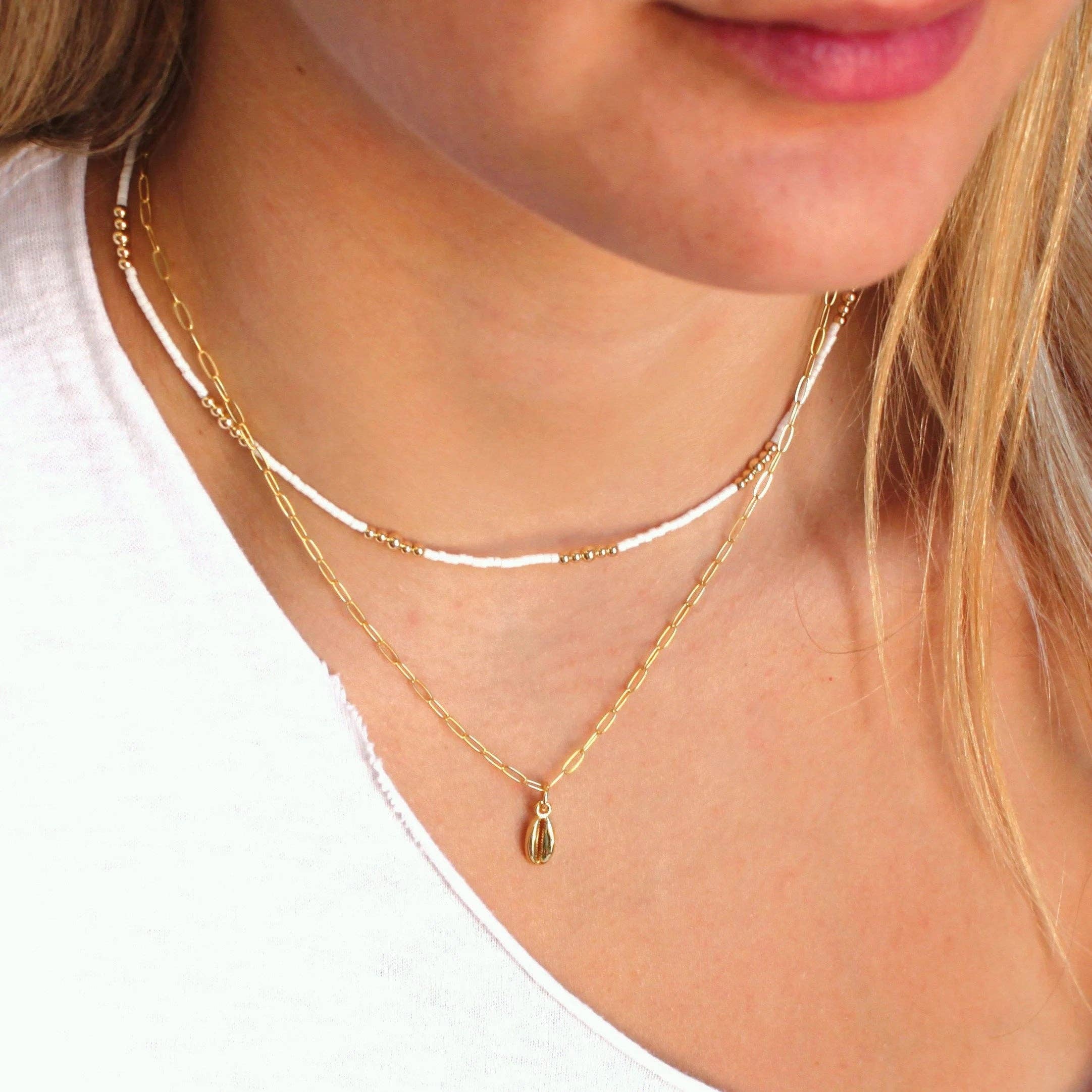 The Silver Wren – wholesale Hänge-/berlockhalsband – Cowrie Shell hängande halsband1