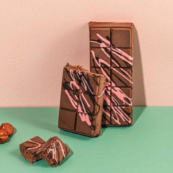 Showcase - Wholesale Chocolate Bar - Dubai Chocolate Hazelnut Cream by Oasis Treasures FLASH SALE2