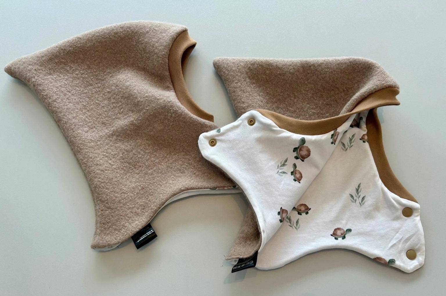 Küstenfieber® - Wholesale Kids Hat - Kids - Walk balaclava Strandläufer in camel, virgin wool1