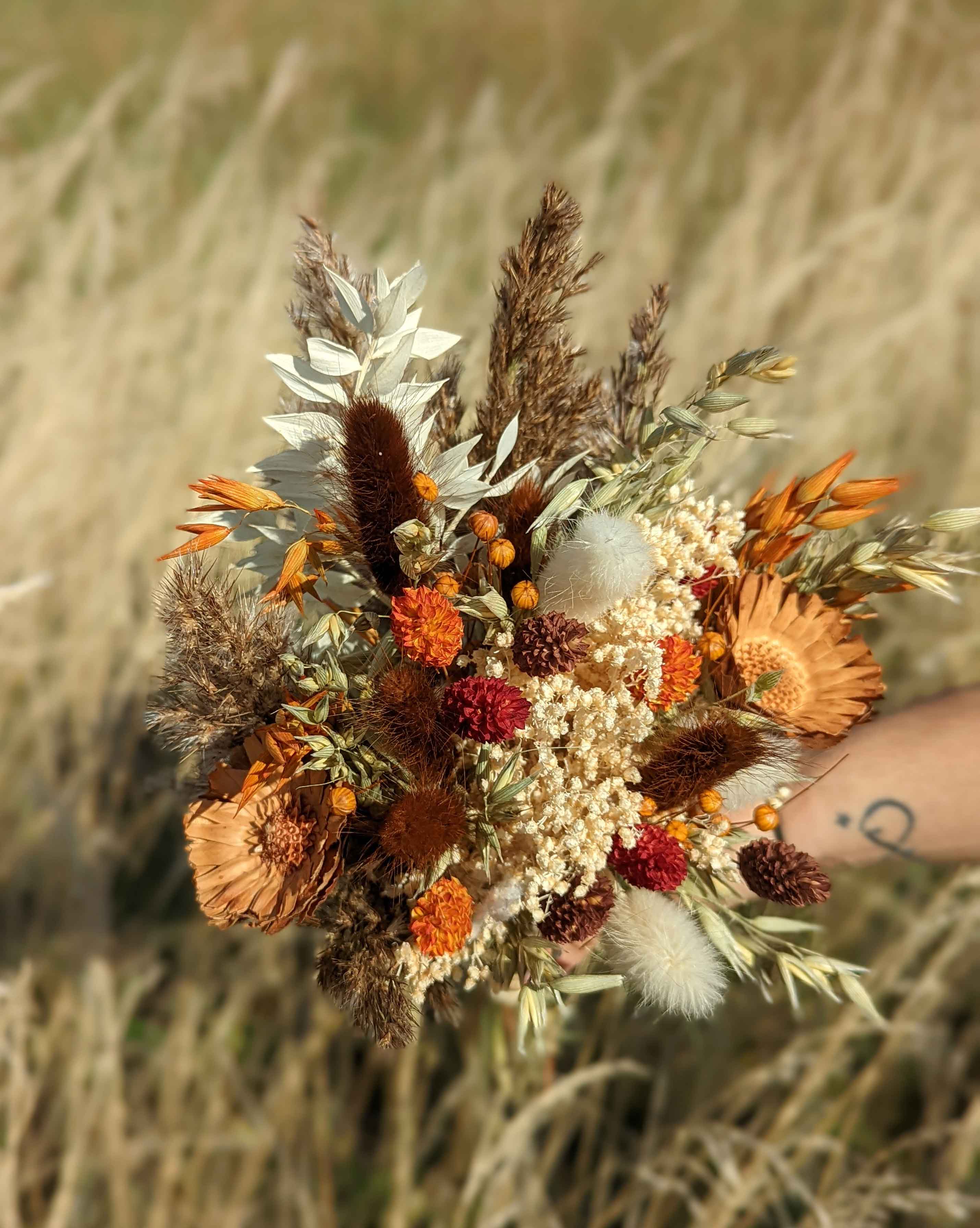 Maison Oline - Wholesale Dried/Pressed Flowers - CANNELLE | The bouquet of dried flowers in warm colors0