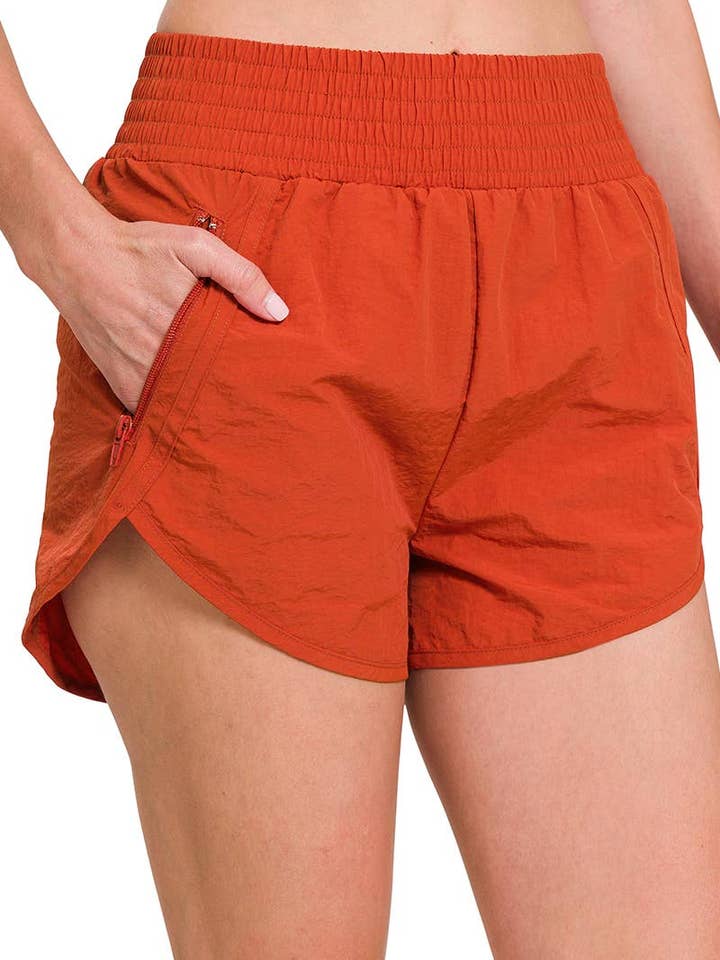 Plus Windbreaker smocked linning kör shorts för wholesale av Vanilla Monkey