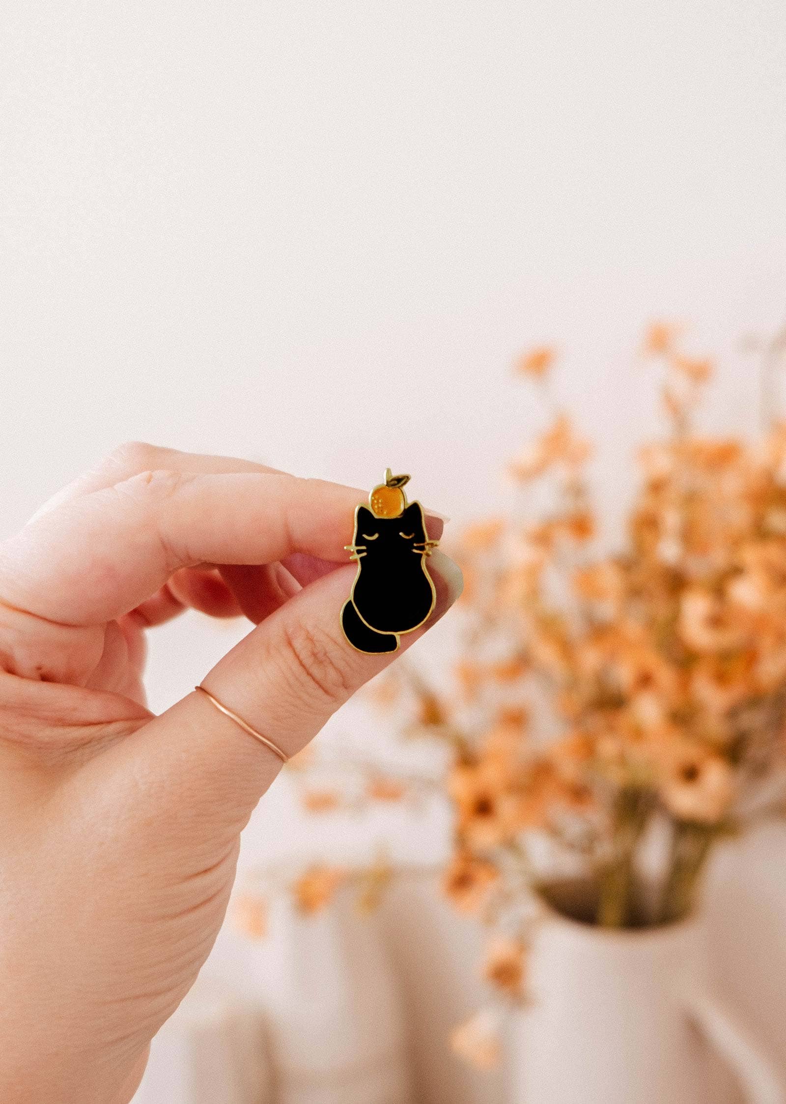 Mimi & August - Wholesale Lapel Pin/Button - Clementine Cat Enamel Pin