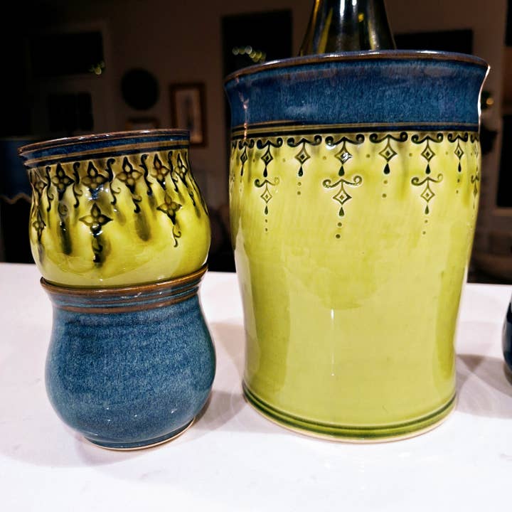 Plays in Mud Pottery - Vendita all'ingrosso Bicchieri da vino - Bicchiere da vino senza stelo in gres fatto a mano su ordinazione