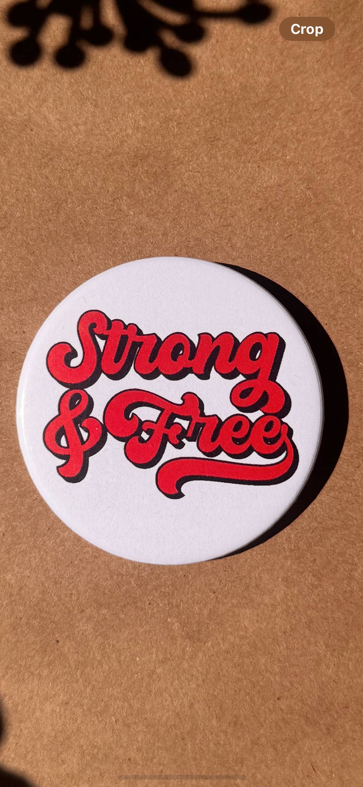 Just Chill Merch - Vente Épinglettes/boutons - Badge rétro à épingle thème Canada FORT & LIBRE0