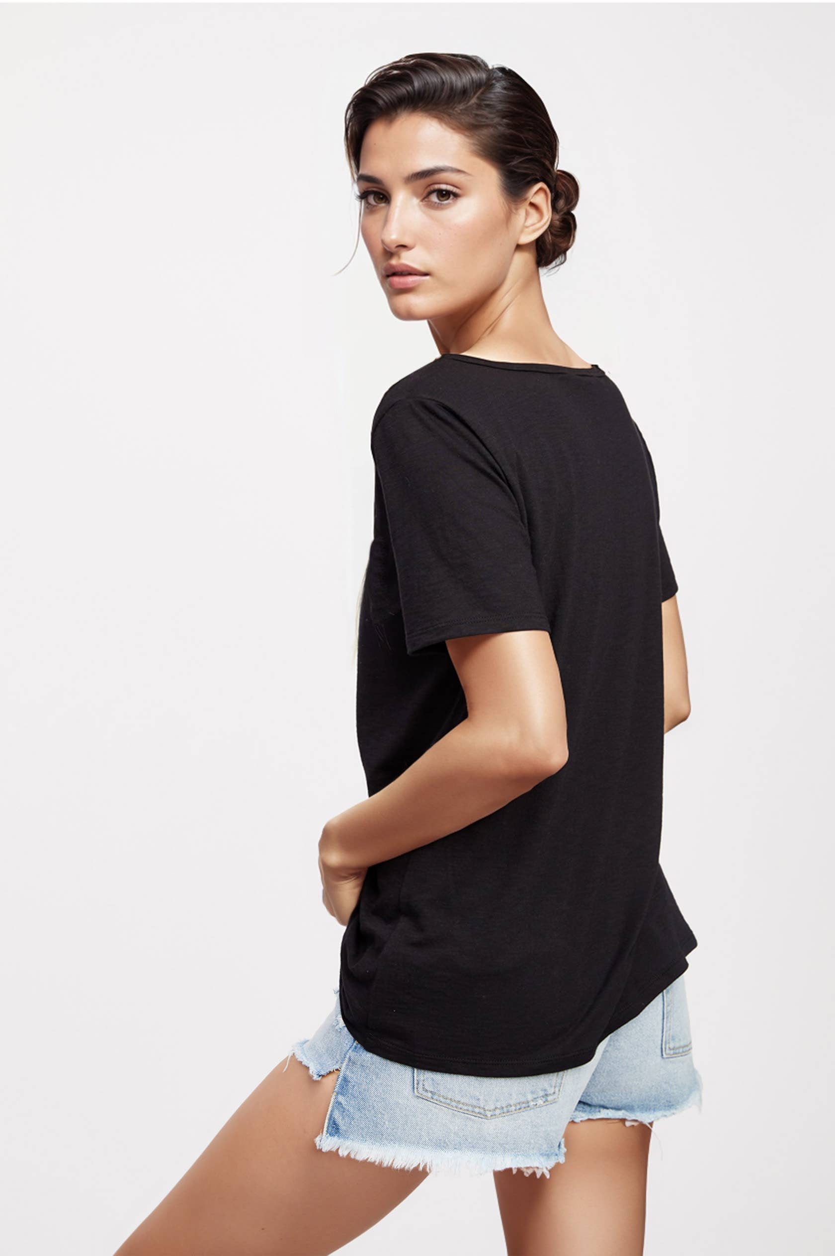 Sort Waterford T-shirt med V-udskæring (sort) for engroshandel på Faire1