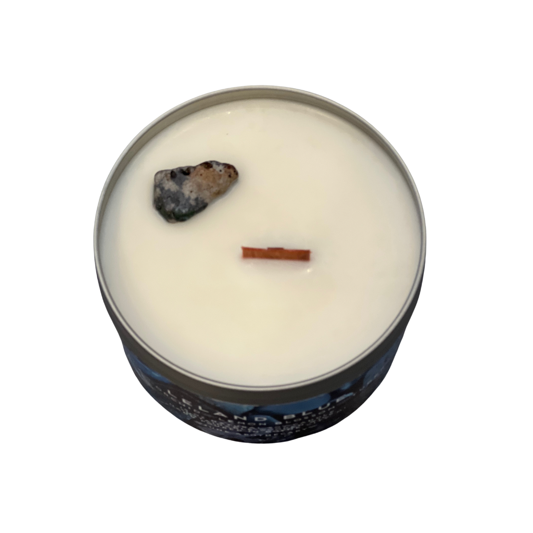 June Apothicarie - Vente Bougies de voyage - Bougie en étain à mèche en bois Leland Blue de 11 oz - Michigan5