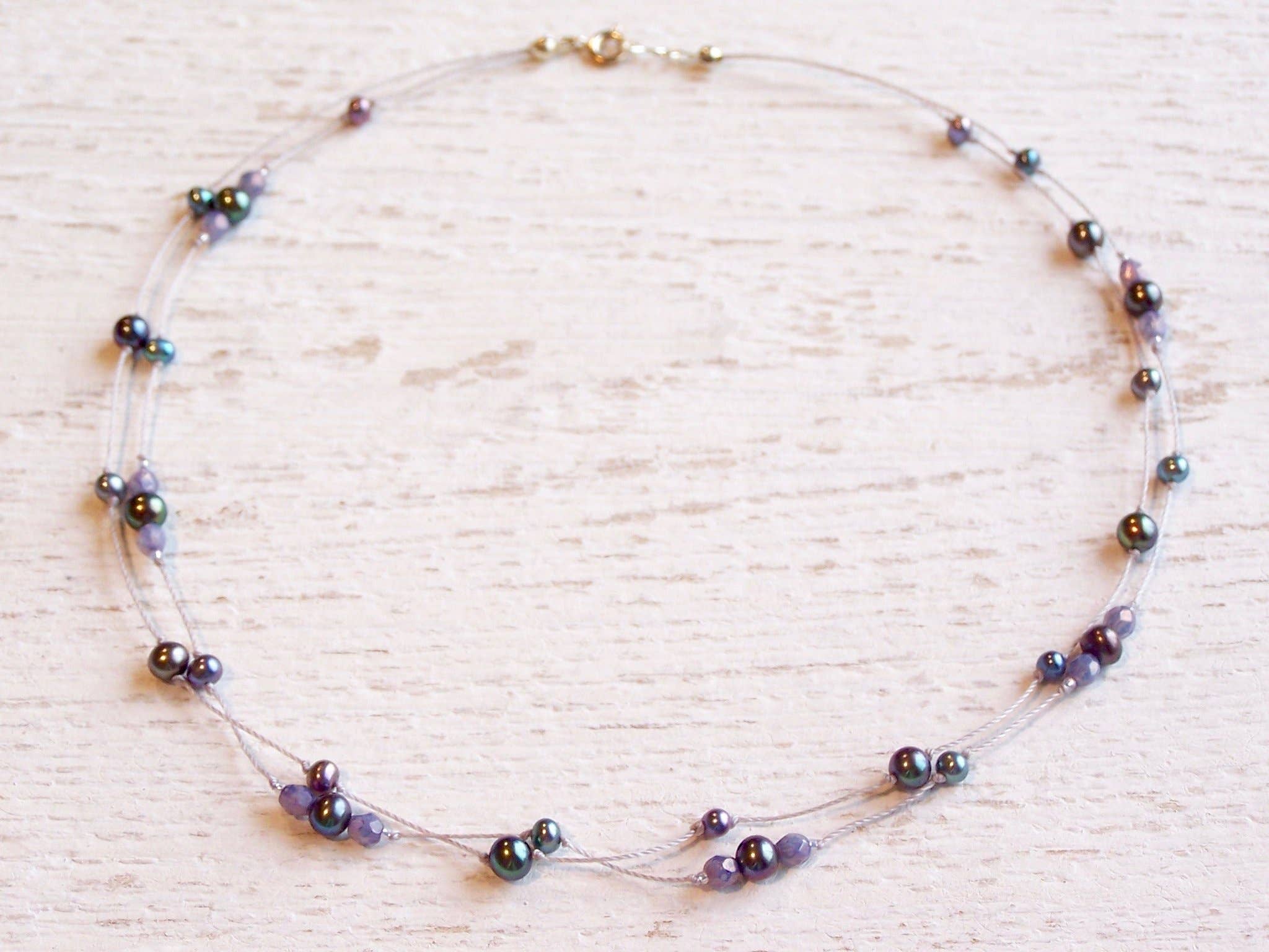 Jo Bird Jewelry – wholesale Pärlband/Pärlhalsband – Knutat pärlhalsband - Hilo Lei1