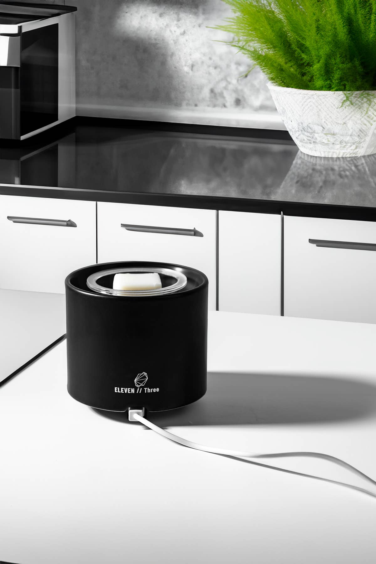 ELEVEN//Three - Wholesale Wax Warmer - ELEVEN//Three Wax Warmer