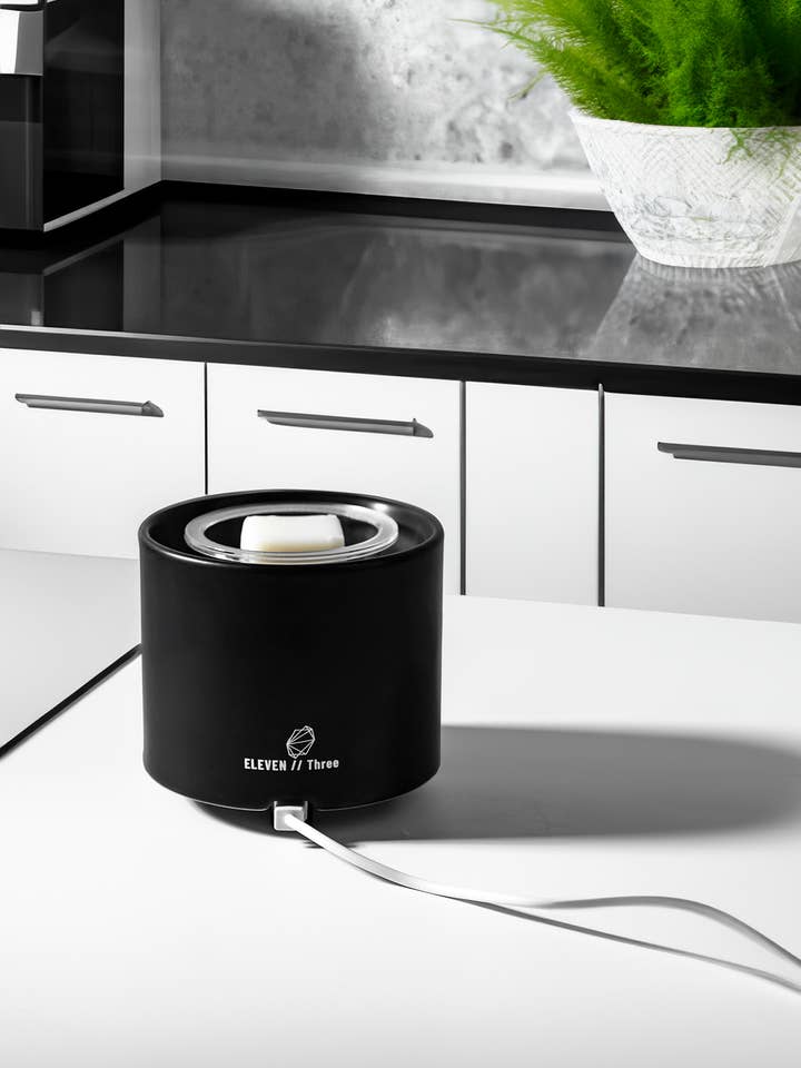 ELEVEN//Three Wax Warmer for wholesale by ELEVEN//Three