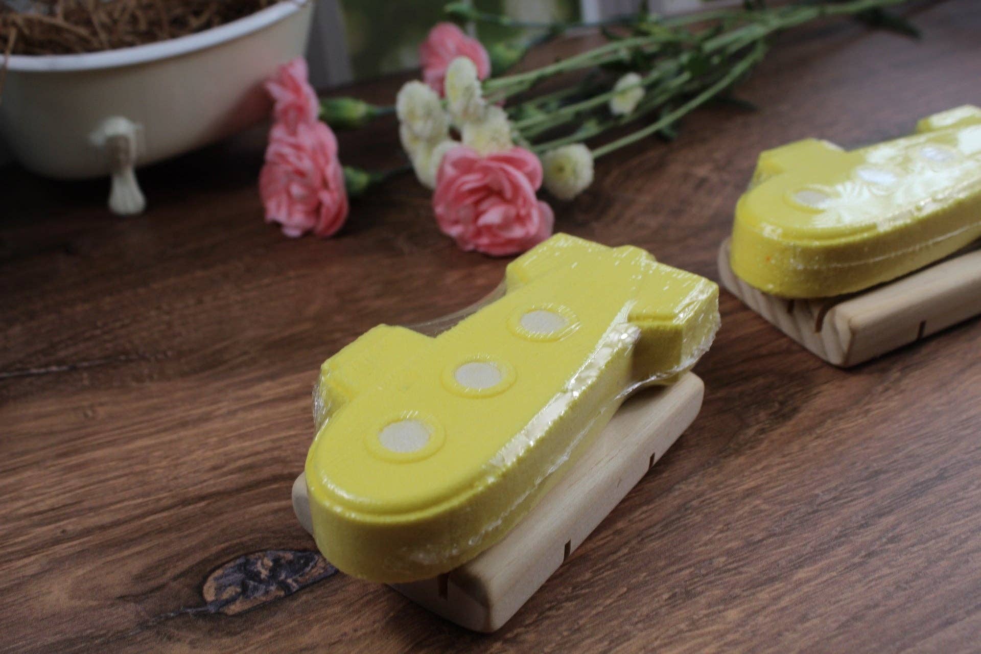 Wicked Bubbles LLC - Wholesale Bath Bomb/Fizz - Bath bomb - 5.75 oz - Yellow Submarine2