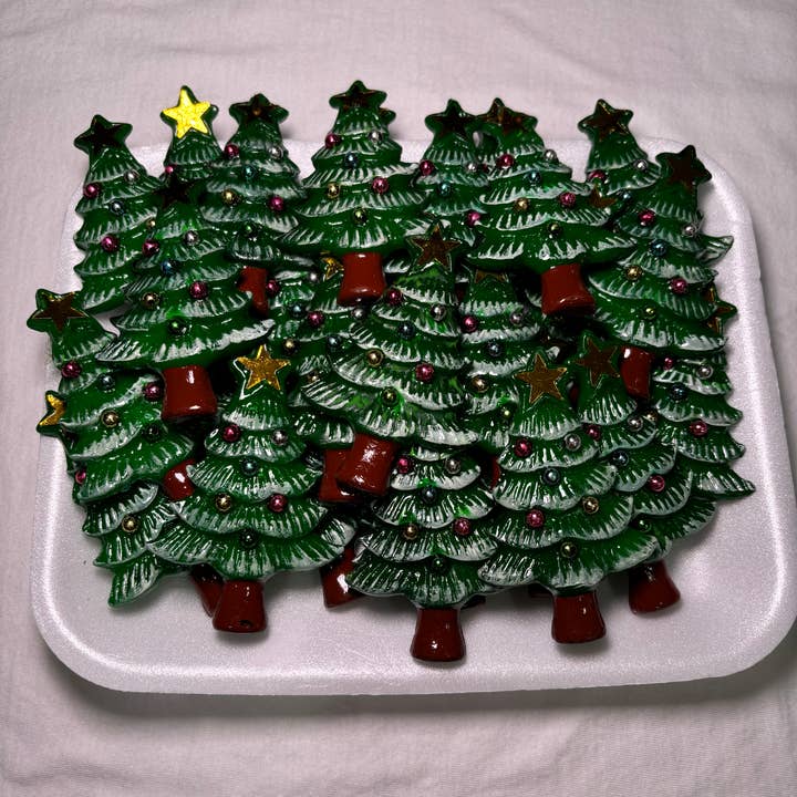 Christmas Tree Kitchen Magnet and other Purchase Wholesale bearspaw christmas market. Free Returns & Net 60 Terms on Faire trending on Faire.