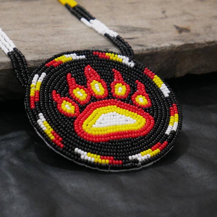 KANGURAH - Wholesale Pendant/charm necklace - Native American Style Beaded Bear Paw medallions (Black)3