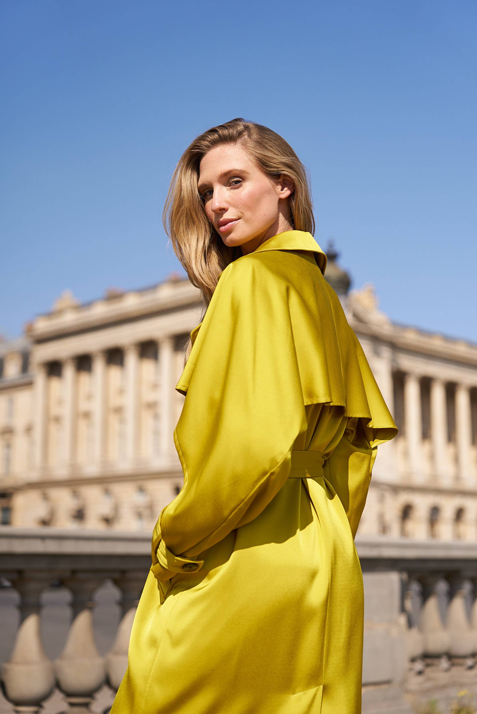 Attentif Paris - Venta al por mayor Gabardina - Mujer - Gabardina larga de satén con cinturón28