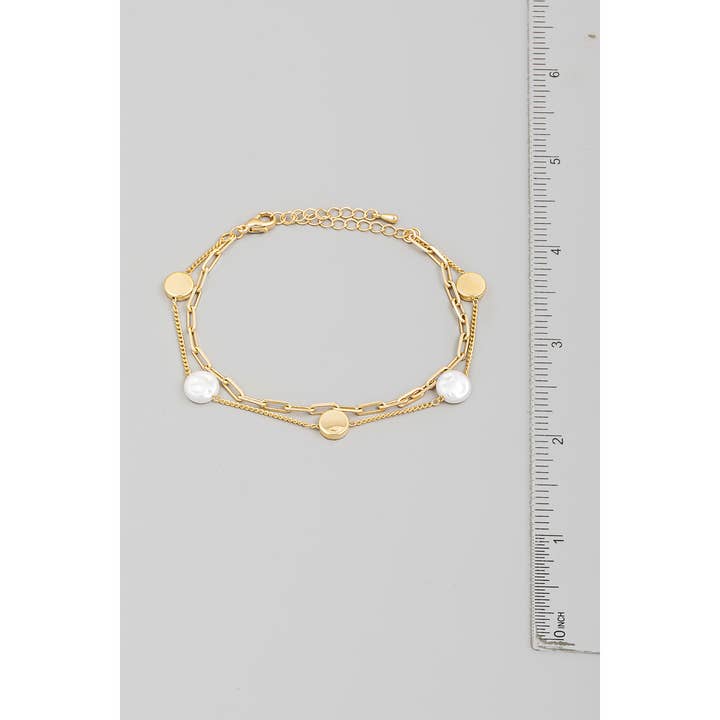 The Looks by Fame Accessories - Wholesale Charm/Dangle Bracelet - Pearl And Metallic Disc Charms Bracelet