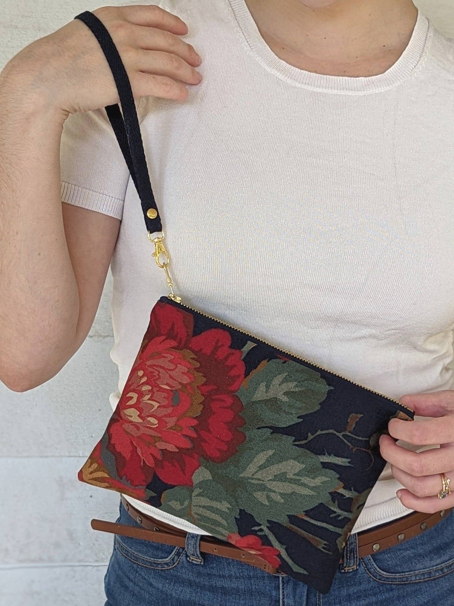 Ash & Rose - Wholesale Clutch Bag - Women's - Classic Navy Rose Purse2