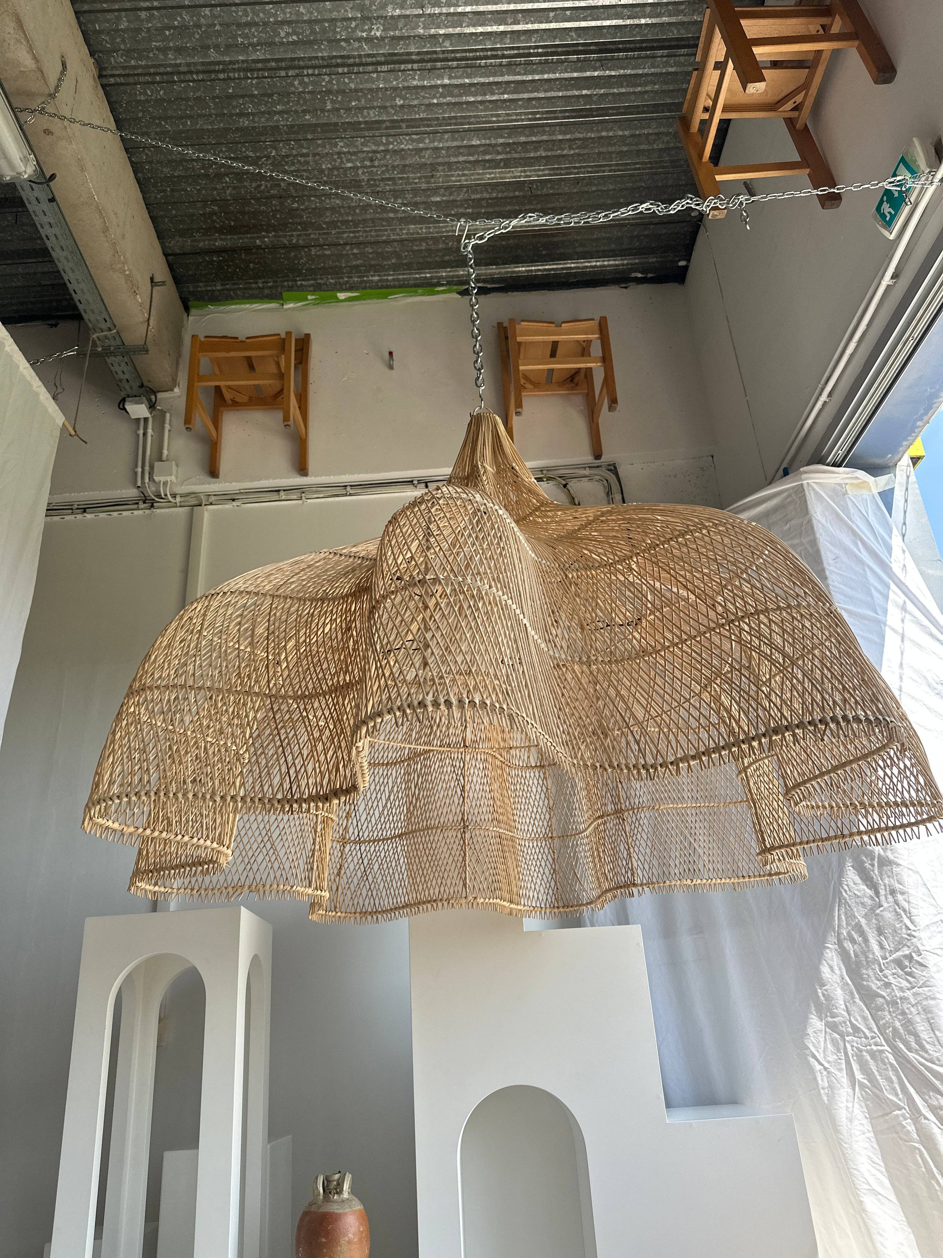 Office Objets - Wholesale Chandelier/Hanging Light - Immense rattan suspension in the shape of a flower, tulip, corolla H:1m; D:1m50155