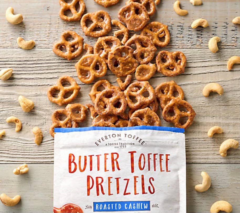 Everton Toffee - Vente Bretzels - Bretzels au beurre et au caramel — Sachet de 4 oz de noix de cajou grillées2