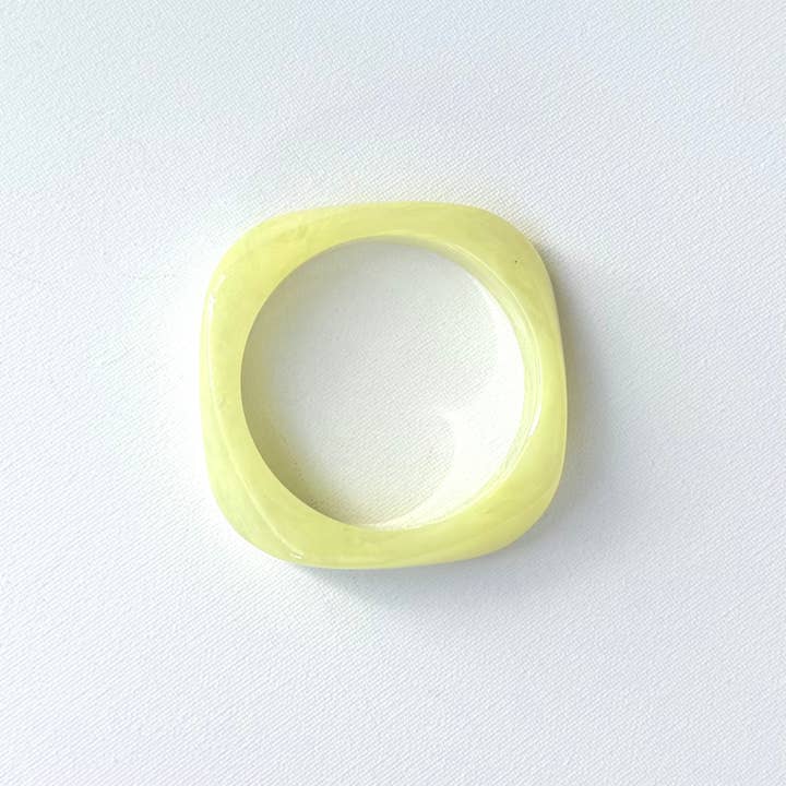 iconic mi – wholesale Bangle bracelet – Swirl Acrylic Bangle Jewellery Pastel Yellow 1