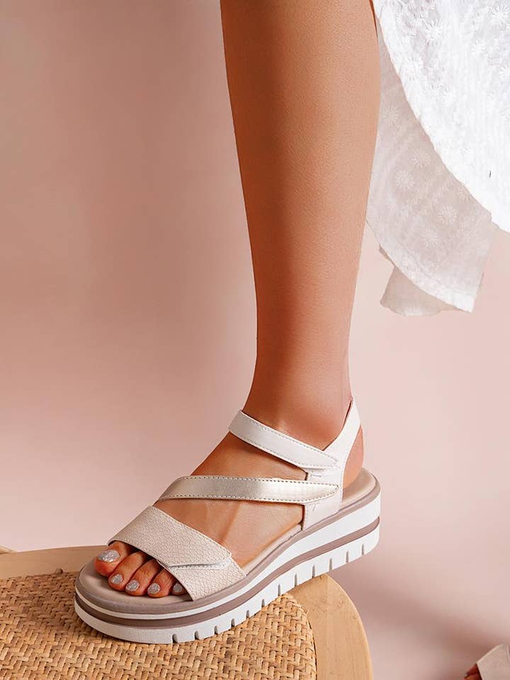 Solara Buckle - BEIGE para venta al por mayor de CFK International