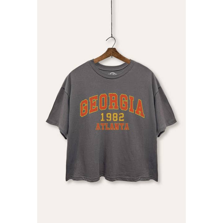 GEORGIA COLLEGIATE TYPOGRAFI GRAFISK BOXY CROP TOP for engroshandel hos STARCHIS