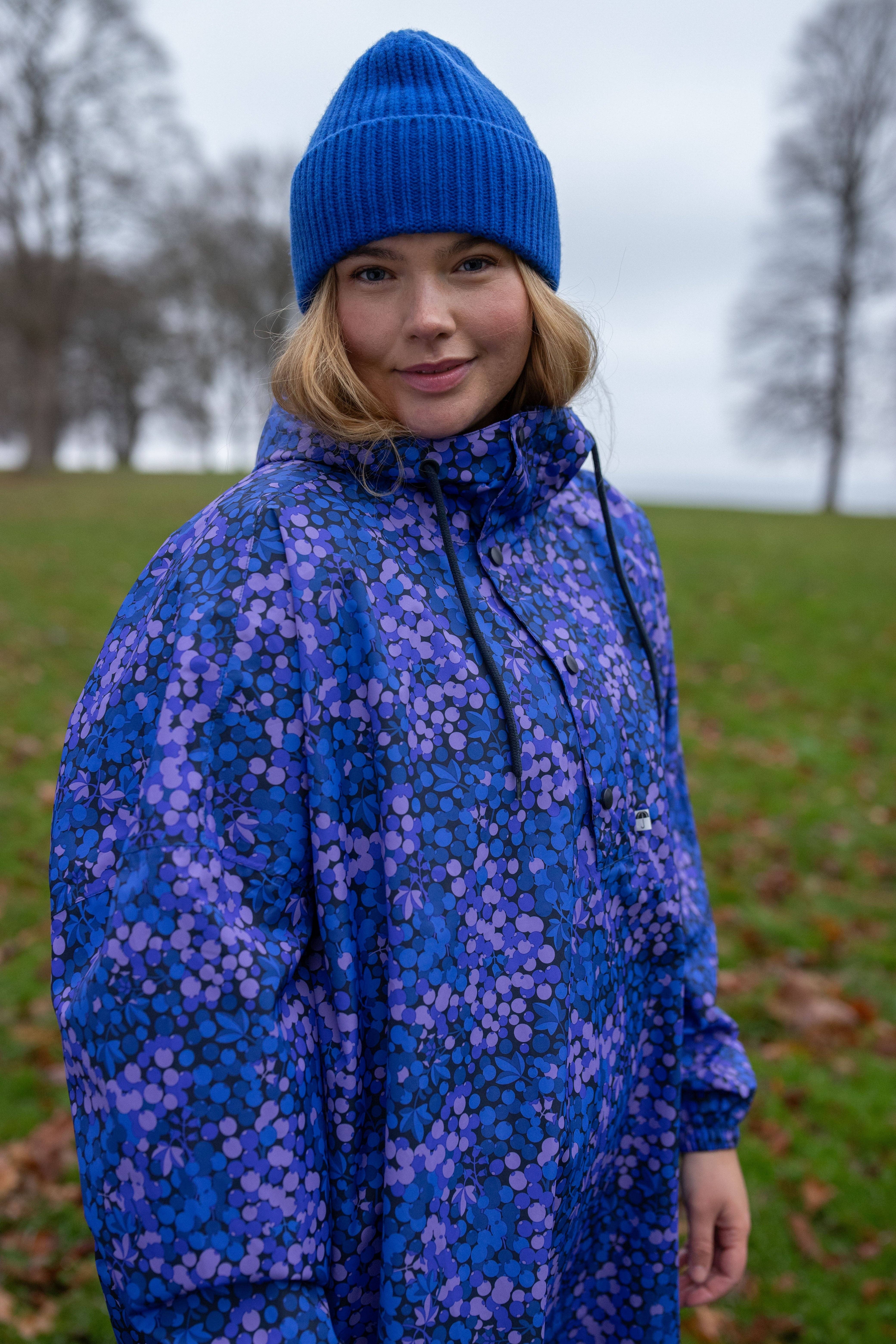 Danefae København – wholesale Poncho – Women's – Danedream Drops Rain Poncho Dark Navy BERRYGOOD1