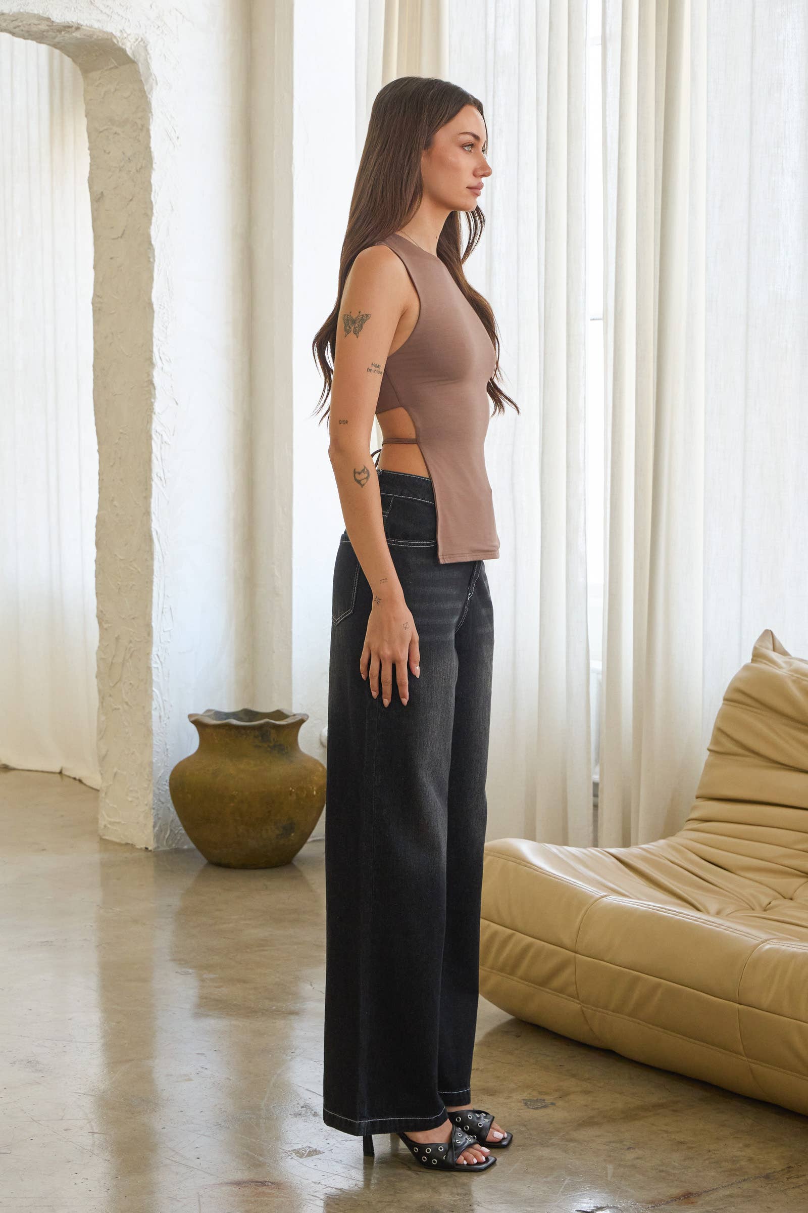 No Vacancy – wholesale Linne (Tryckt) - Dam – Mjuk ärmlös jerseytopp med öppen rygg och knytband8