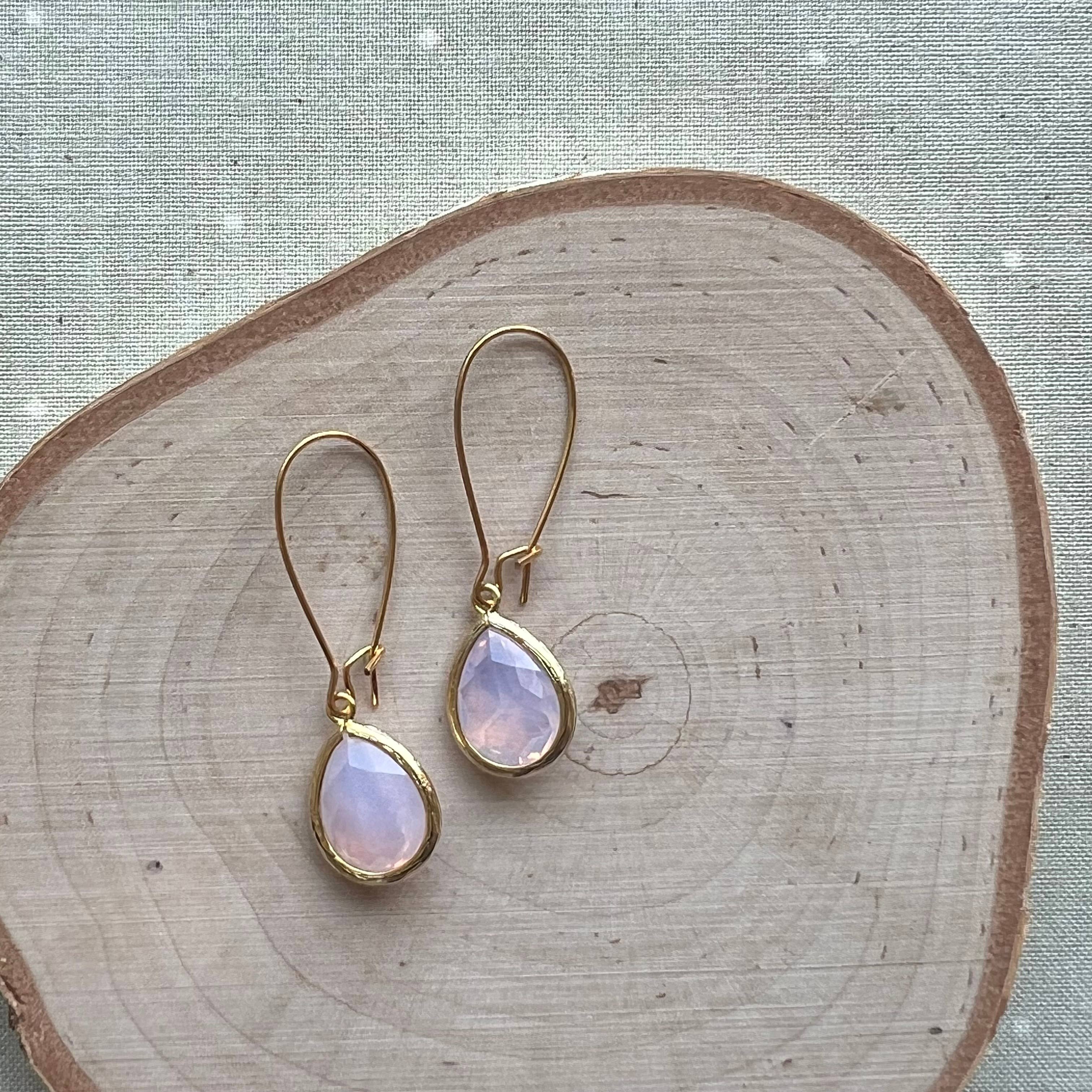 Dana Herbert – wholesale Hängande örhängen – Guld Jane Bezel glas Korta dinglande örhängen12