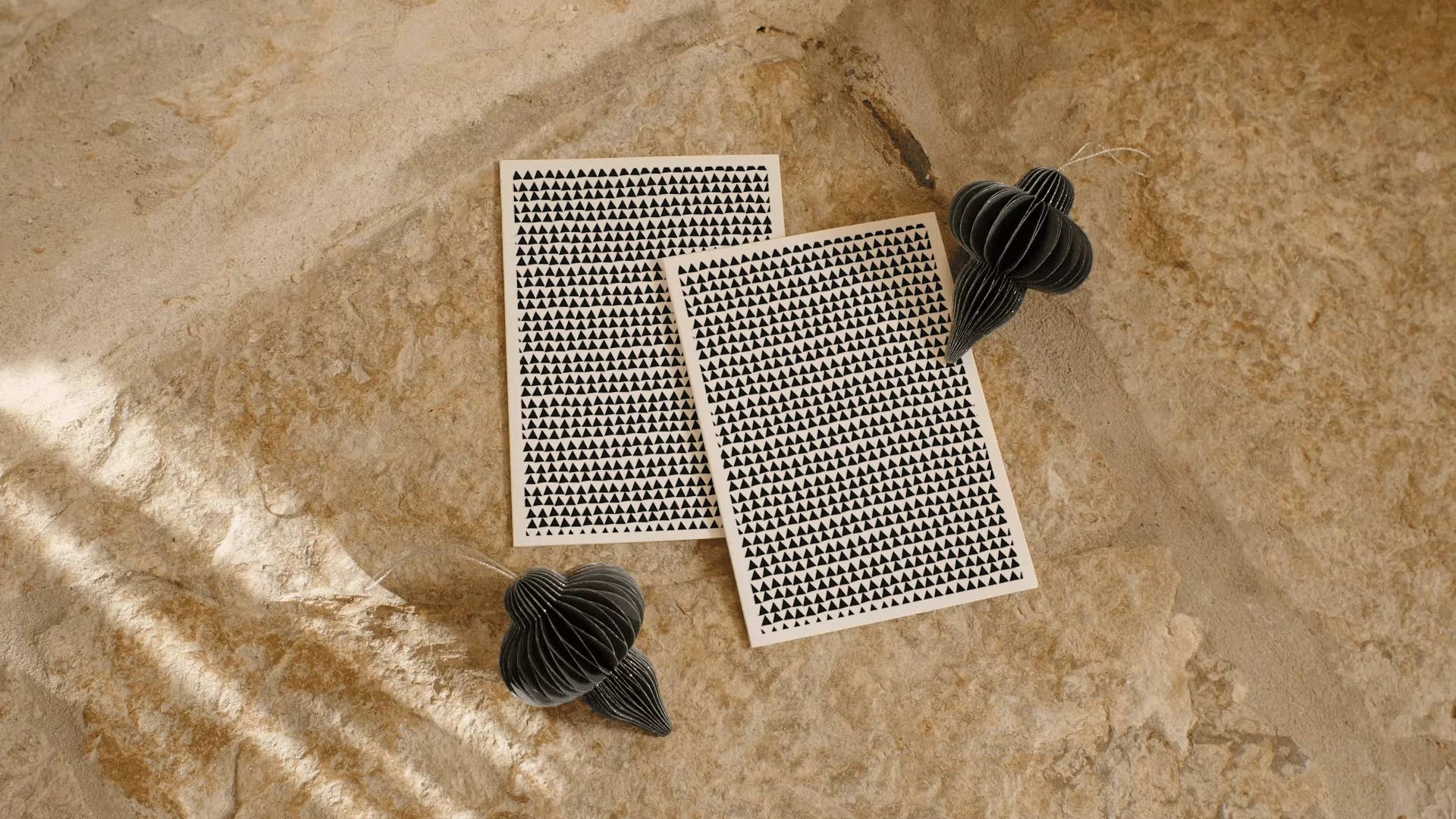 Karte Design Berlin - Wholesale Everyday Greeting Card - Shaking Through, Mini Card, Designed & Made in Berlin.