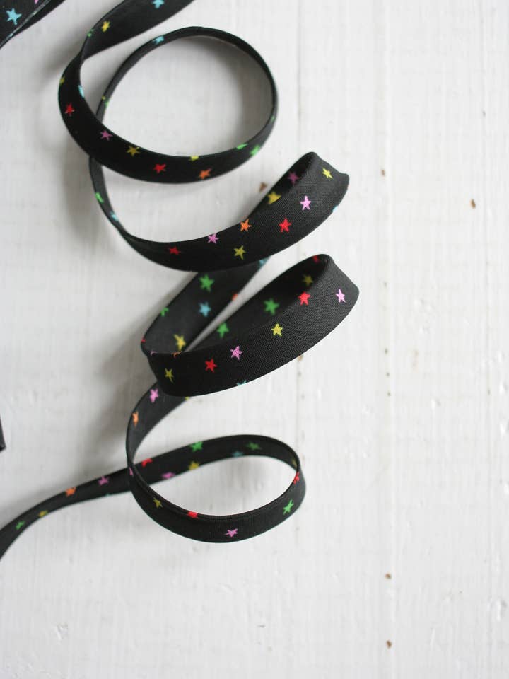 1/2" Double Fold Bias Binding - Starry Mini Vivid Rainbow for wholesale by Bessie Pearl Binding Co