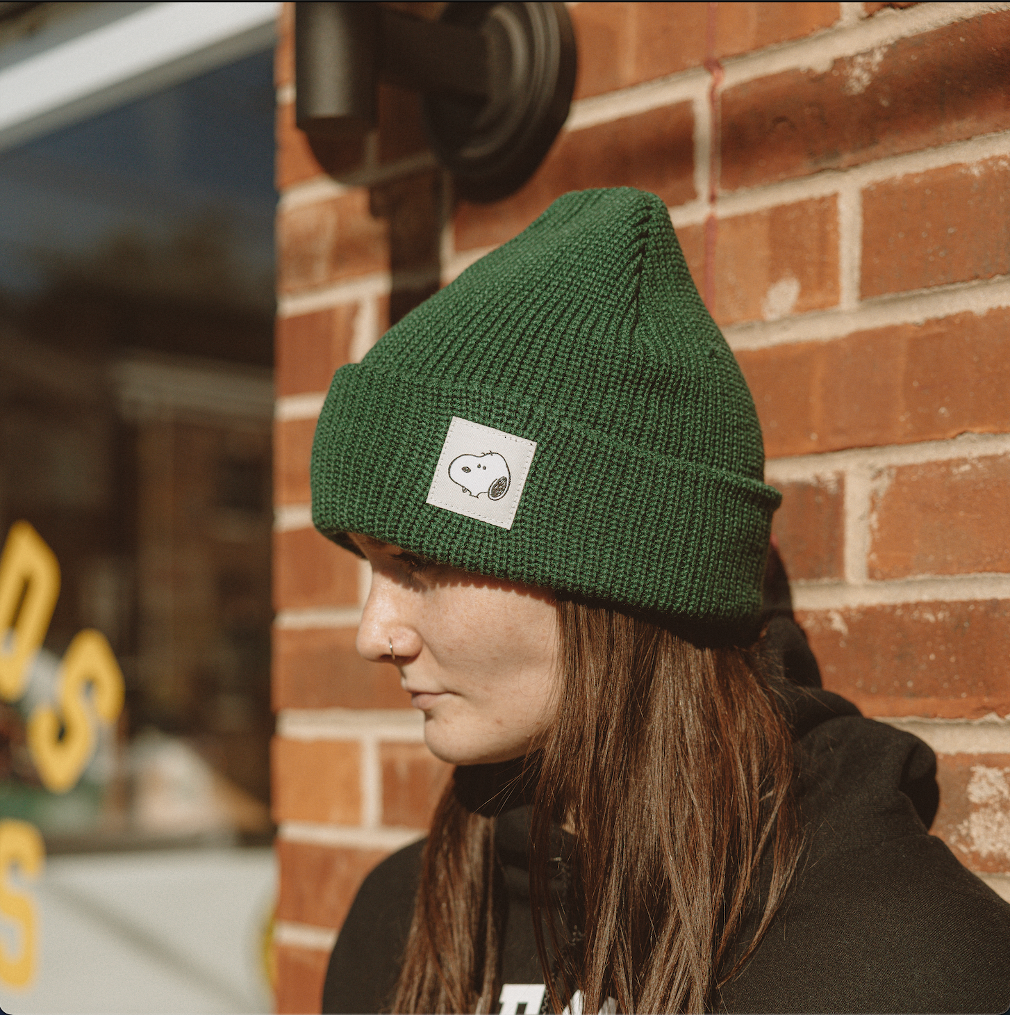 Three Potato Four – Großhandel Beanie – Unisex – Three Potato Four x Peanuts® - Snoopy Mütze (Waldgrün)2