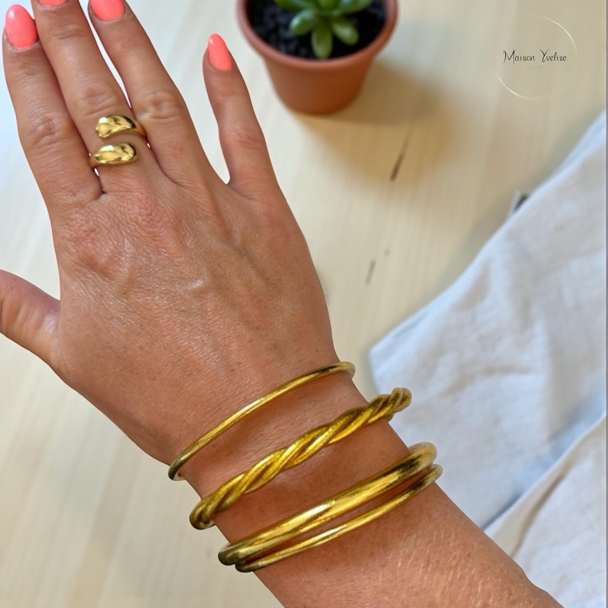 Maison Yvelise – wholesale Bangle bracelet – Thin Thai Buddhist Bangle – Authentic Kumlaï2