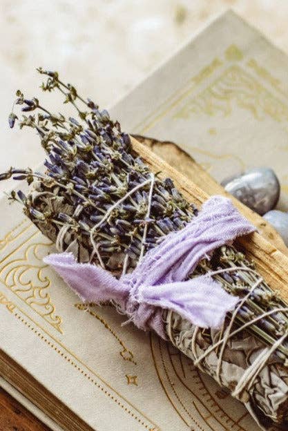 Mindful Living Co. – wholesale Salviabunt – Vit Salvia & Palo Santo & Lavendel - Rengöringskit2