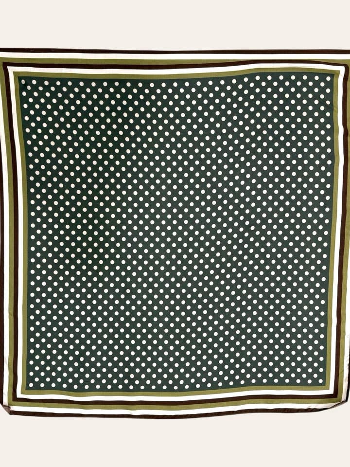 Große Größe - Eleganter gepunkteter Schal für den Großhandel von C'MELODIE