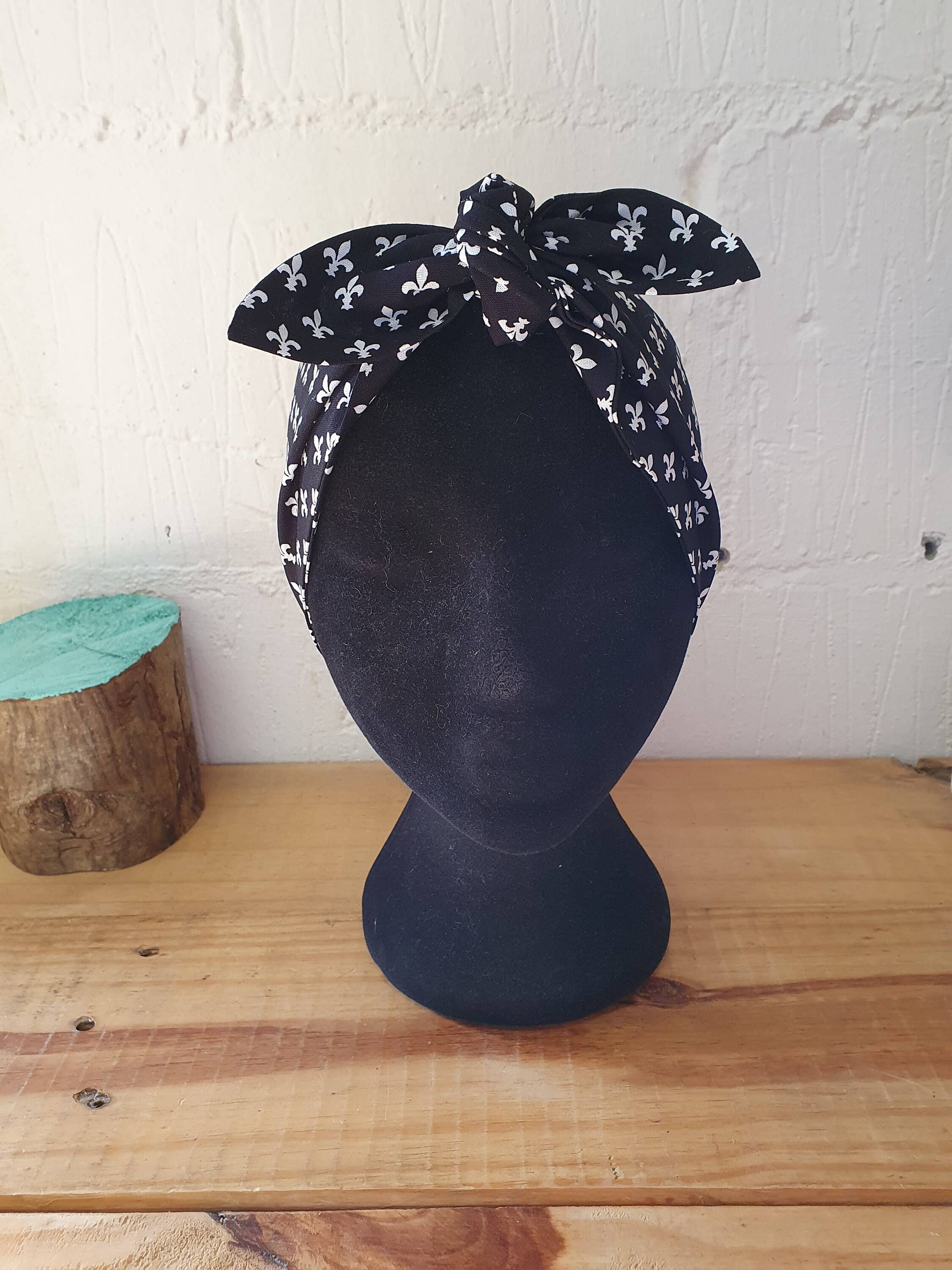 Aye Aye - Vente Foulard – femme - Épingle à cheveux Aye Aye motif fleur de lys noir et blanc2